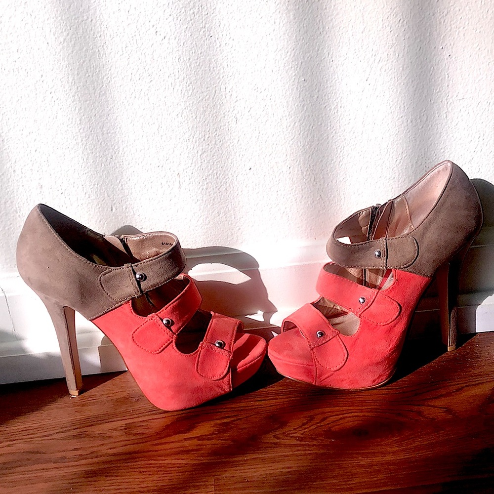 Salmon and Nude Strappy Heels 💕